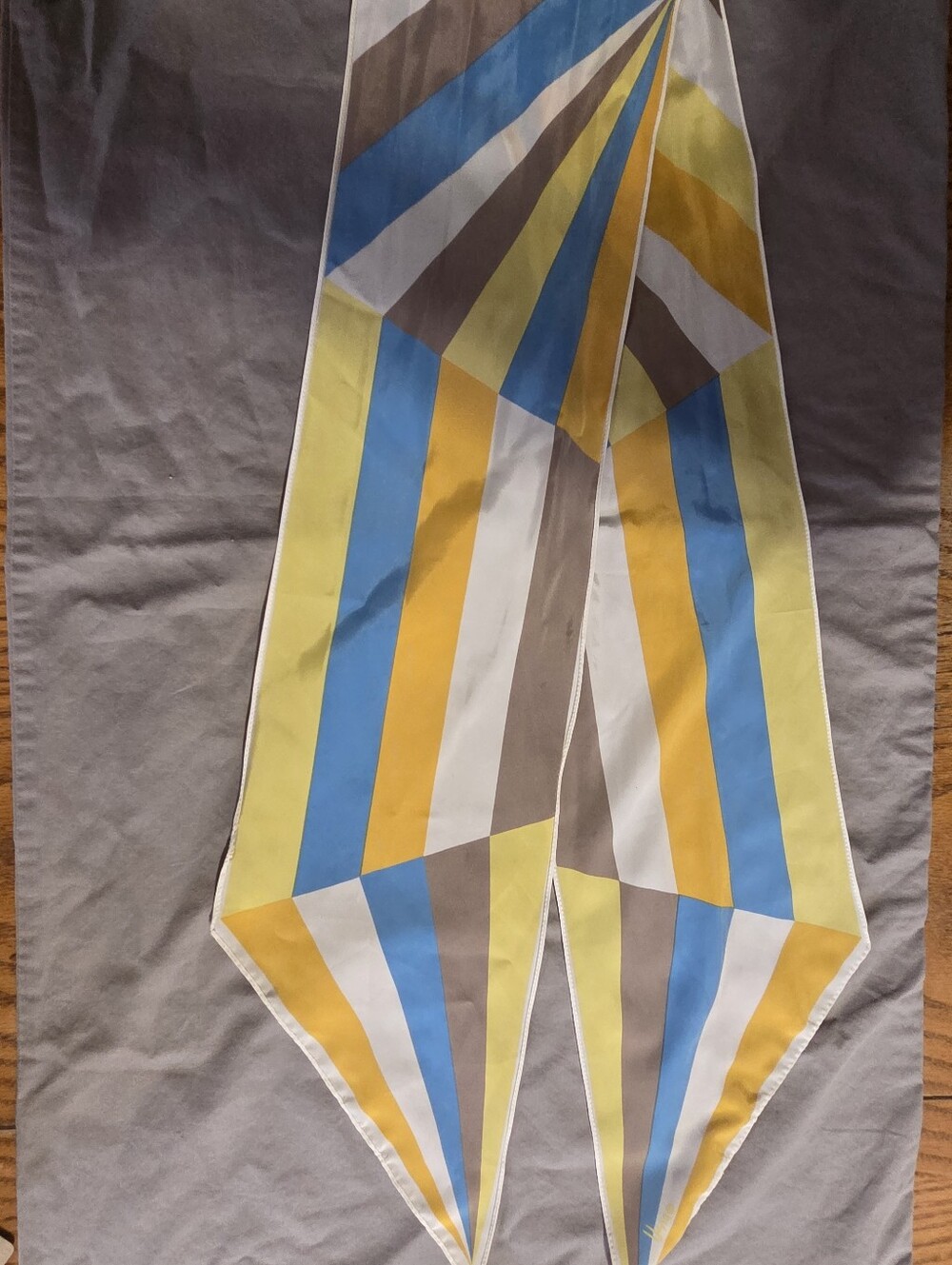 Vintage Vera Geometric Oblong Scarf